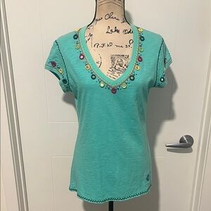 Double D Ranch V-Neck Embroidered Cross Mirror Pullover T-Shirt Bohemian Casual